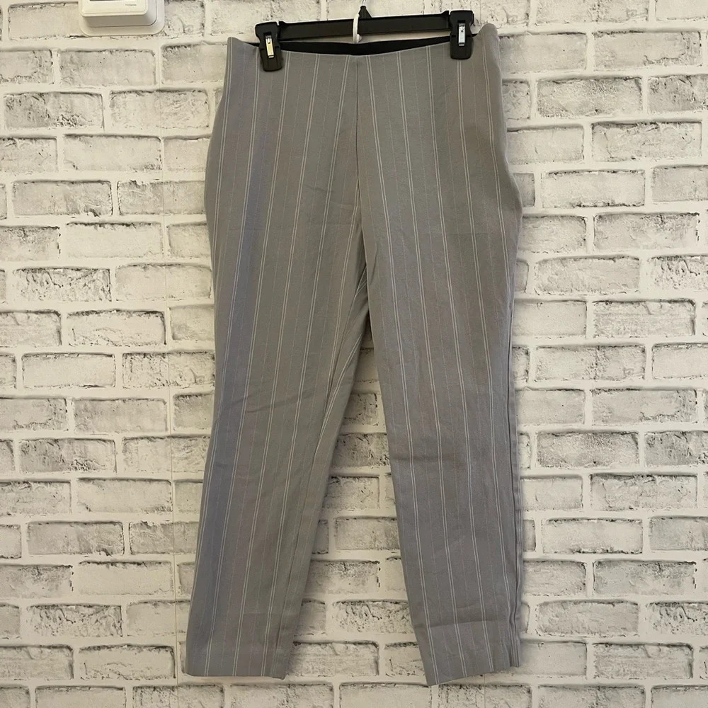 Women’s A New Day gray w/ white stripes pull-on pants ankle length Size 8
